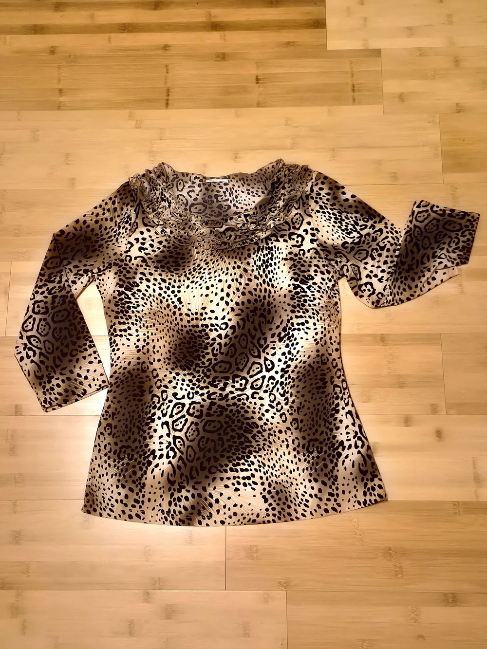 Y2K Leopard Print Ruffled Scoop Neck Top 3/4 Sleeve Silky Stretch Blouse